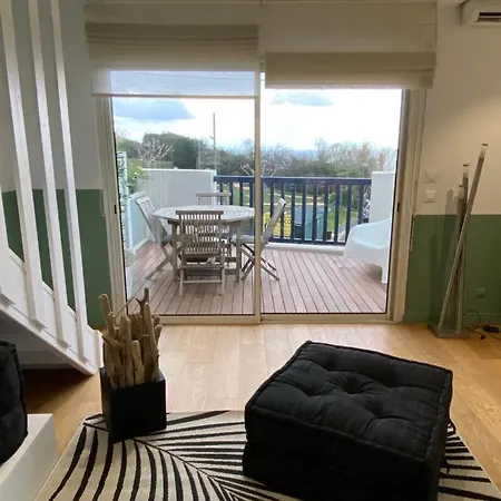 Гостевой дом Bel Appartement, 1ere Ligne De Mer, Vue Toutes Pieces Сен-Жан-де-Люз